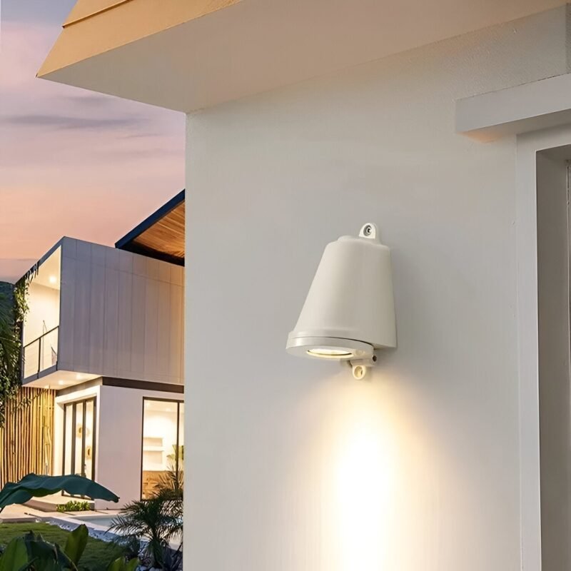 Minimalist Aluminum Wall Light, IP65 - Vivotee
