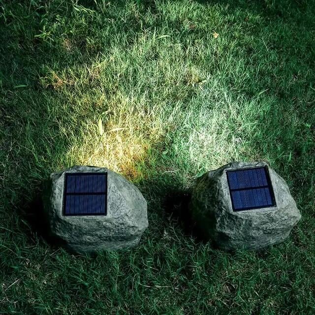 Solar Stone-Effect Garden Light, IP65 close-up detail - Vivotee